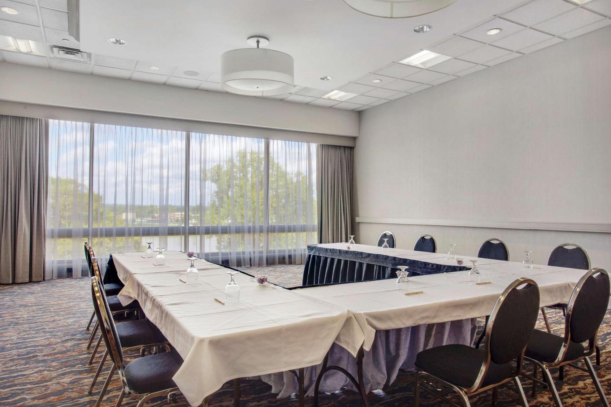 Doubletree By Hilton Little Rock Hotel Exterior foto